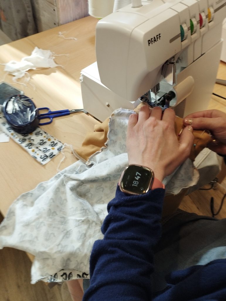 cours solo, surjeteuse, sarouel jersey